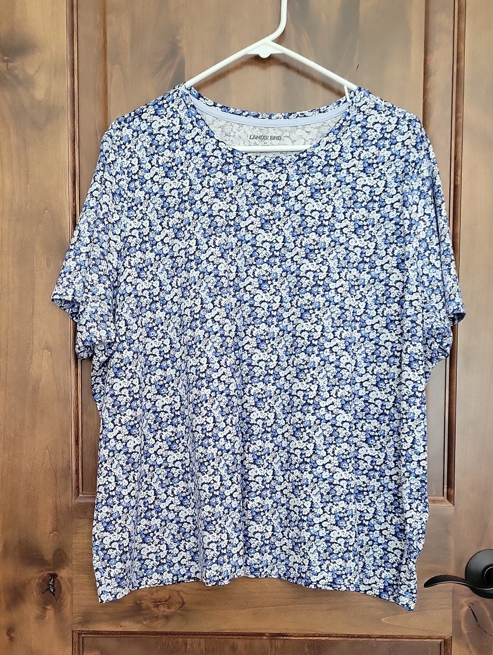 Lands' End Blue and White Short Sleeve Floral Tee, Size 3X.
